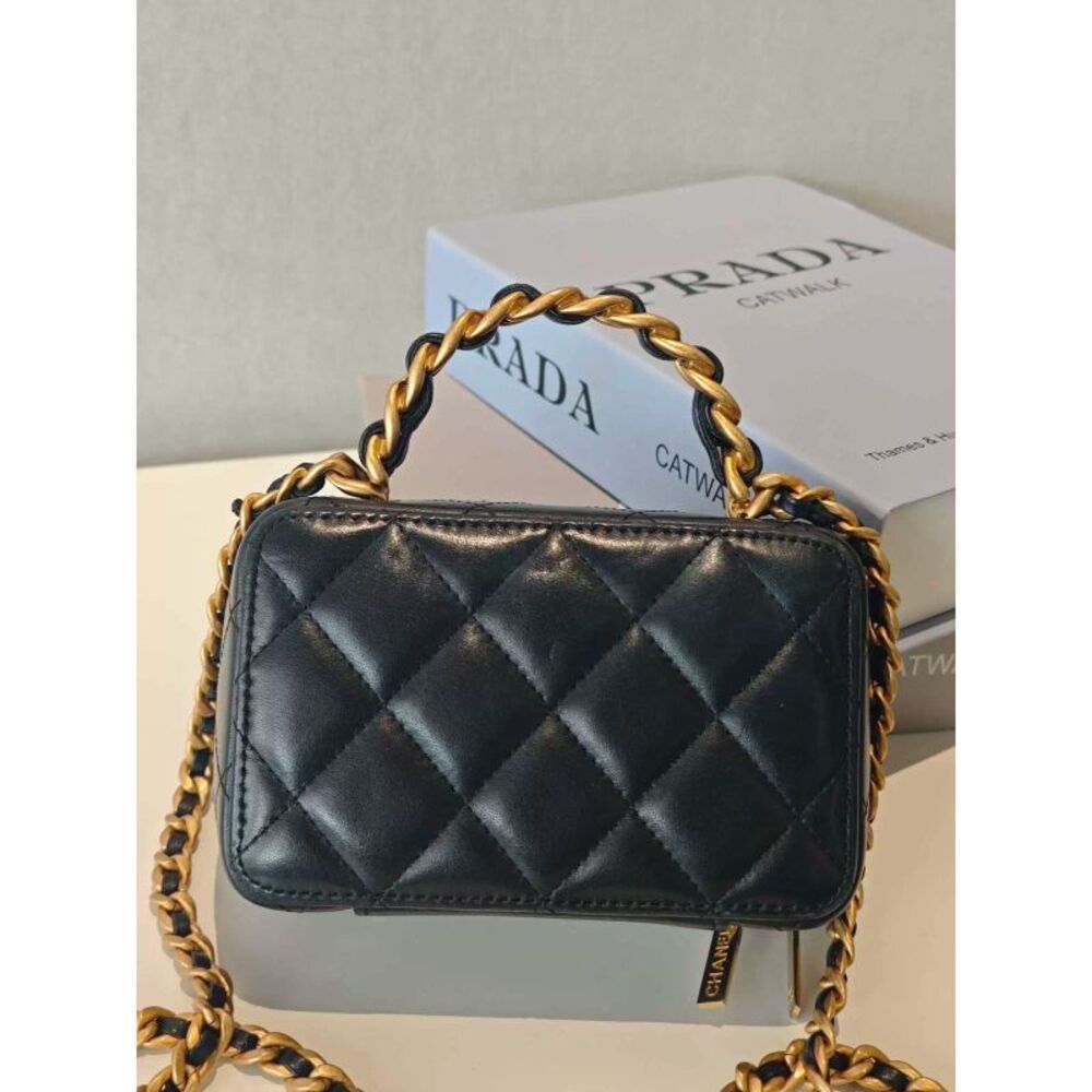 Chanel Women Pre-Loved Bag Very Good Condition - Picture 4 of 7